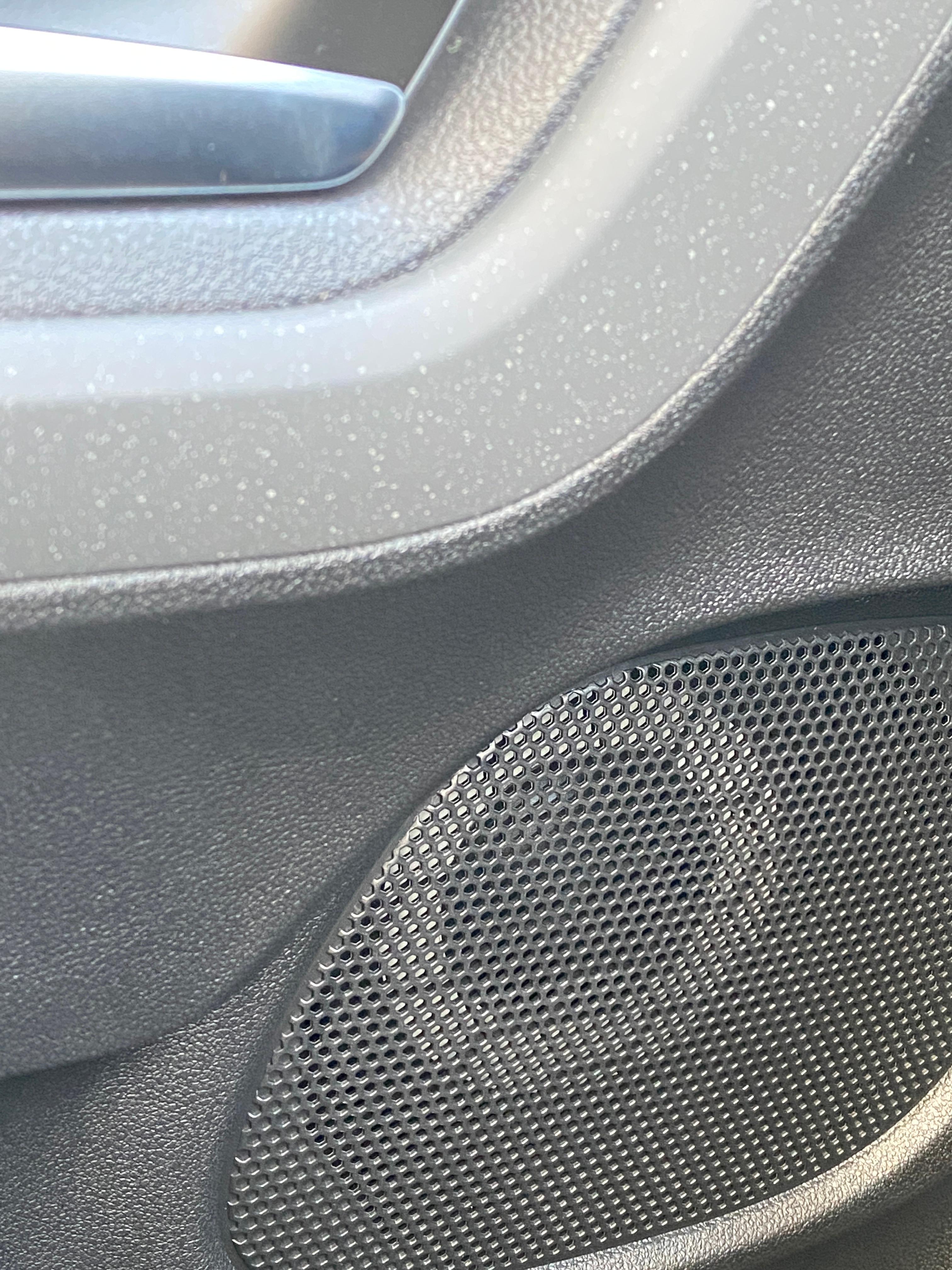 シトロエンBERLINGO FEEL広報にBEWITHディーラーオプション