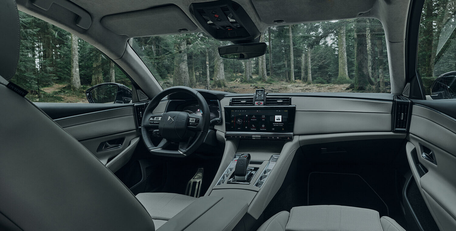 DSオートモビル・ブランドの特別仕様車 「DS 9 Esprit de Voyage