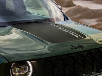 JEEP-RENEGADE-MHEV-MY25-1280X960-HOOD-DECAL