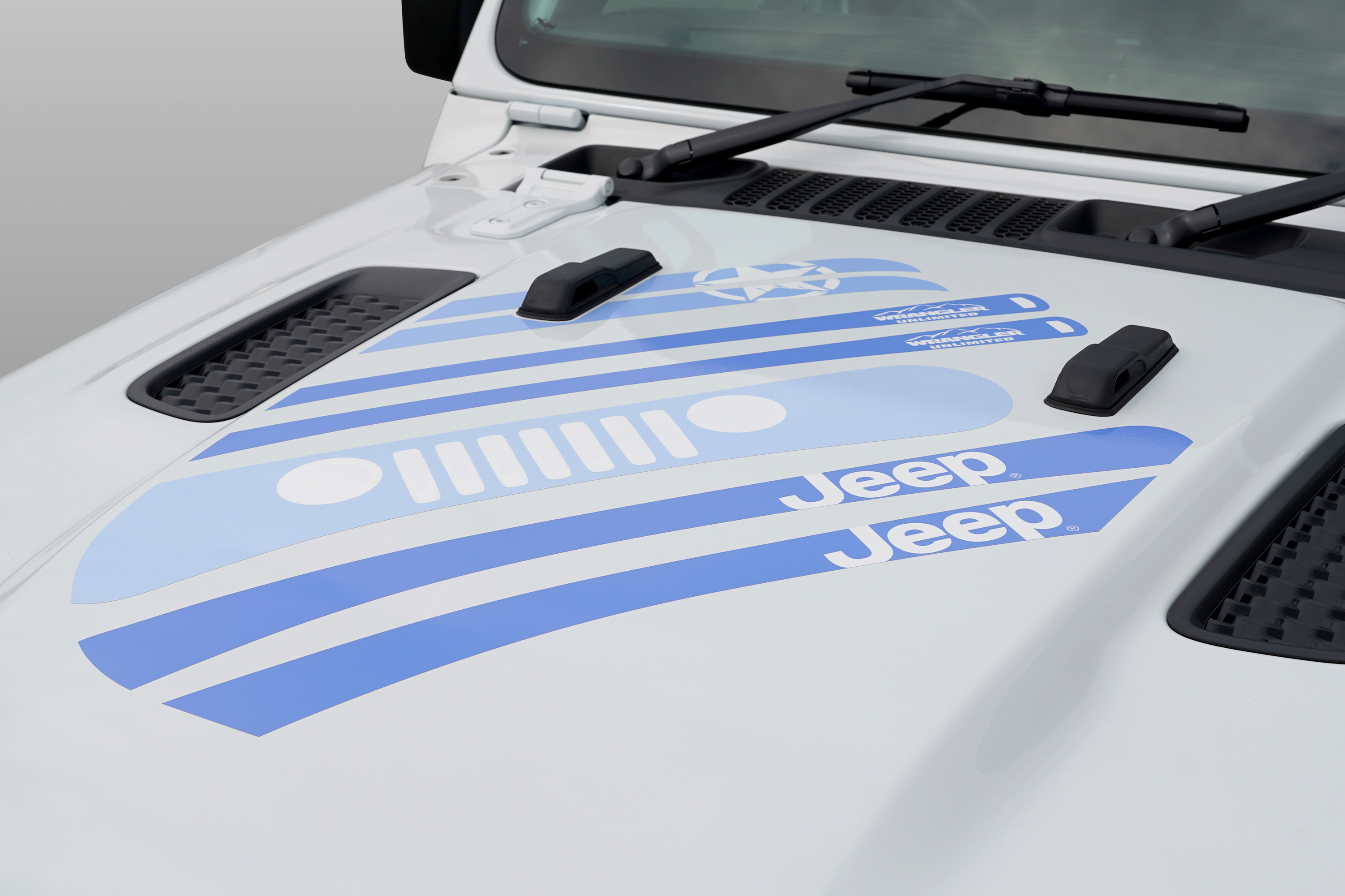 ジープ 限定車 「Jeep® Wrangler Snow Trace」を発売 | Stellantis