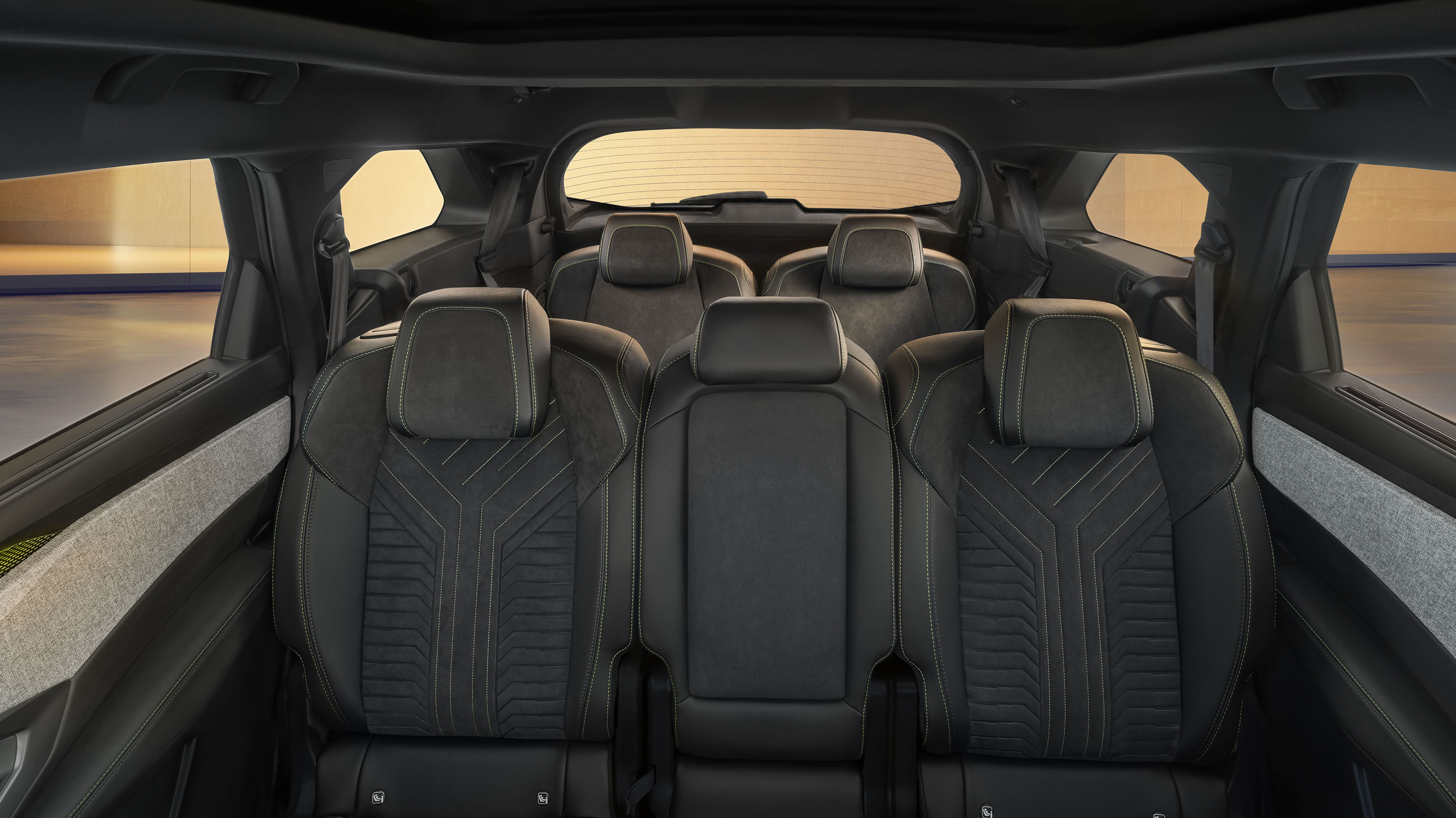 プジョー 7シートSUV 新型「PEUGEOT 5008 HYBRID」登場 | Stellantis