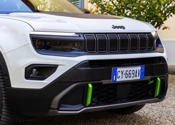 JeepAvenger4xe_Details-1